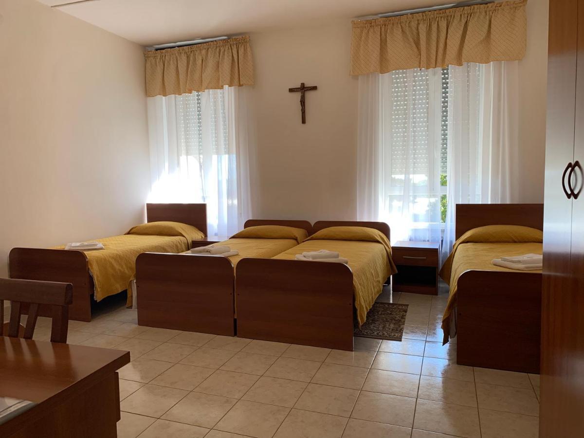 Casa Per Ferie Jpii Dom Polski ローマ エクステリア 写真